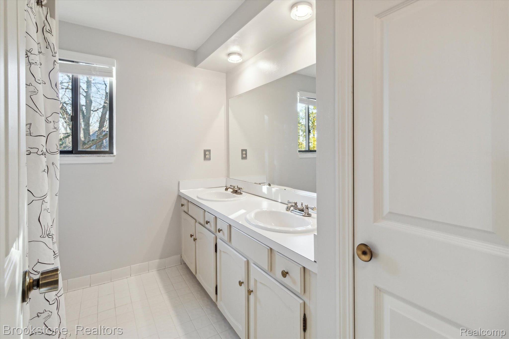 1009 Valley Stream Drive Rochester, MI 48309 - Photo 26 of 38 Gallery Image 26
