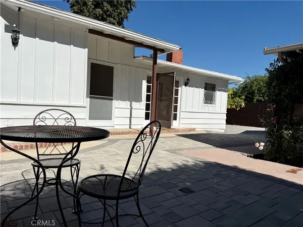 a view of a house with a garage