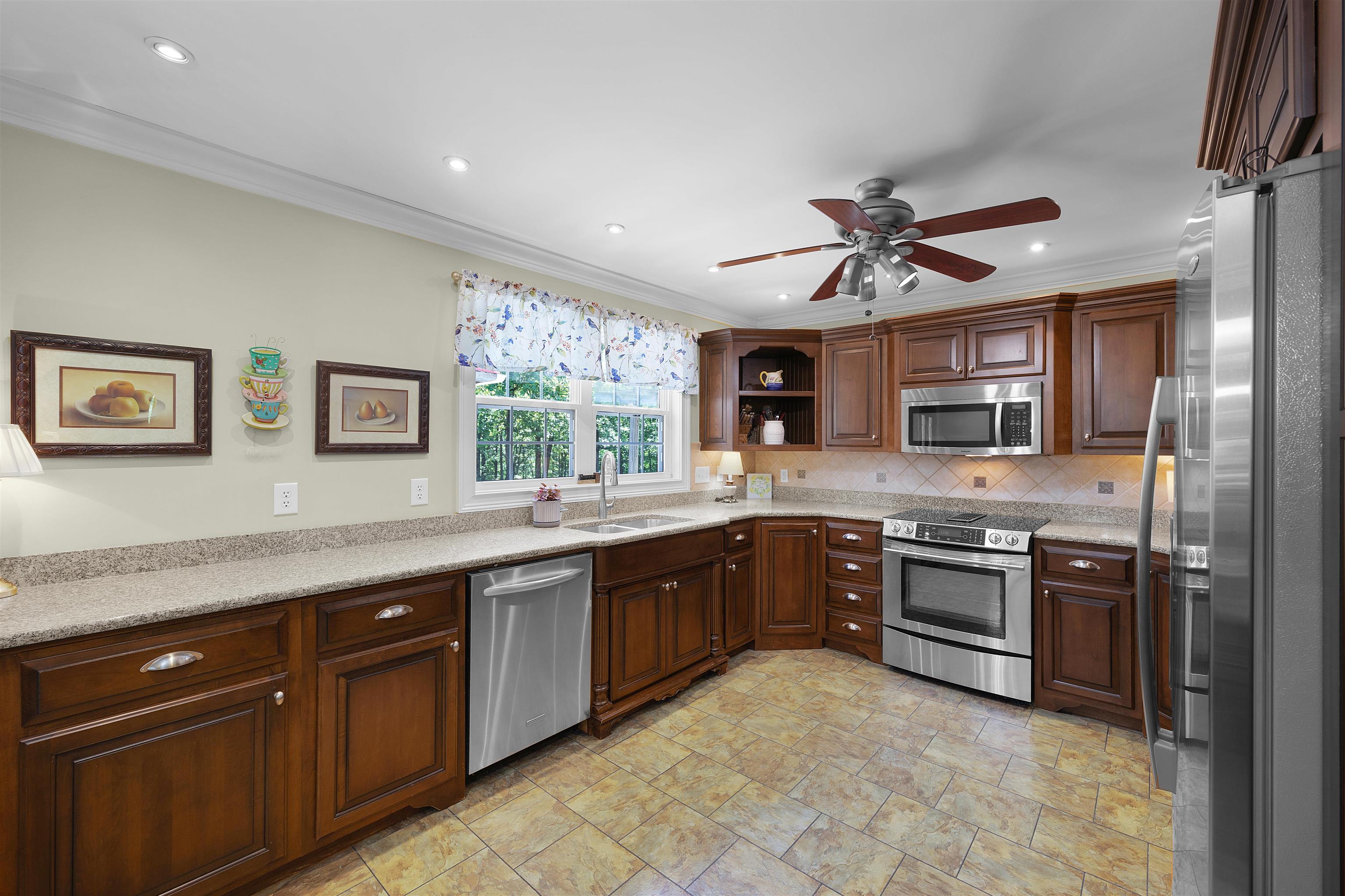 260 Moore Road Selmer, TN 38375 - Photo 6 of 32