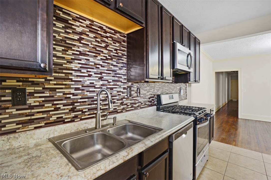 2116 Surrey Road, Unit 3 Cleveland, OH 44106 - Photo 24 of 38 Gallery Image 24