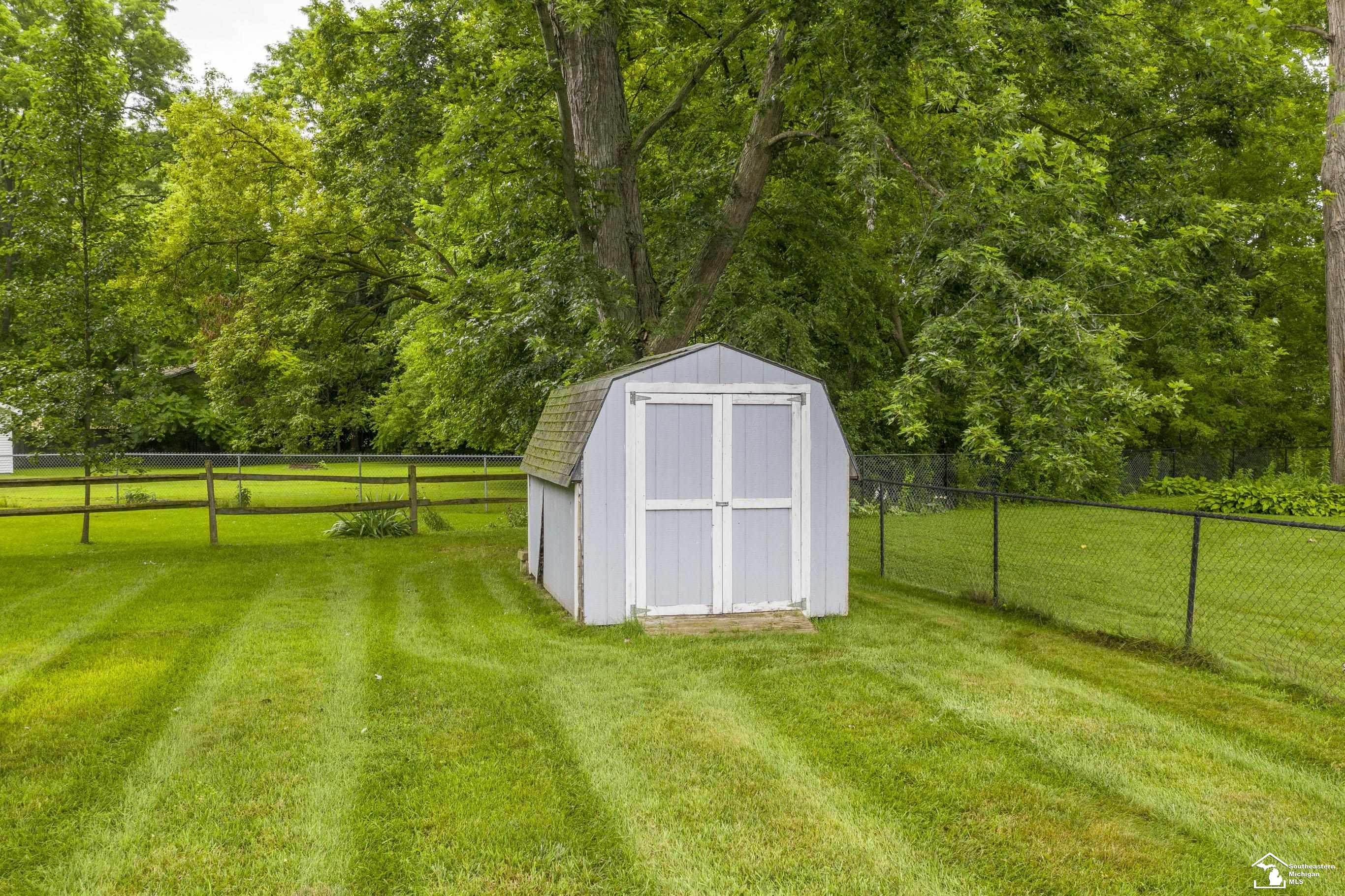 7768 Summerfield Road Lambertville, MI 48144 - Photo 9 of 33