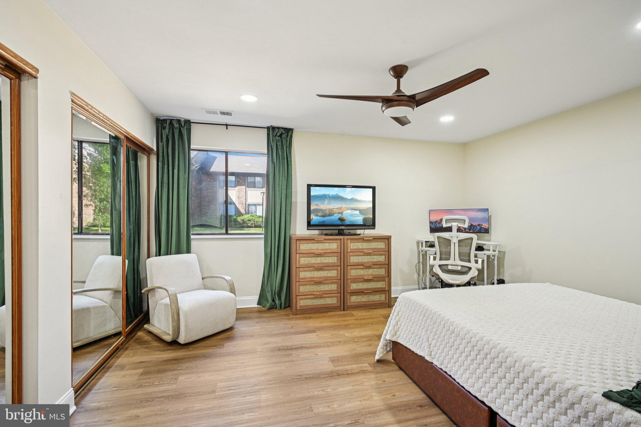 115 East Kings Highway, Unit 319 Maple Shade, NJ 08052 - Photo 16 of 37