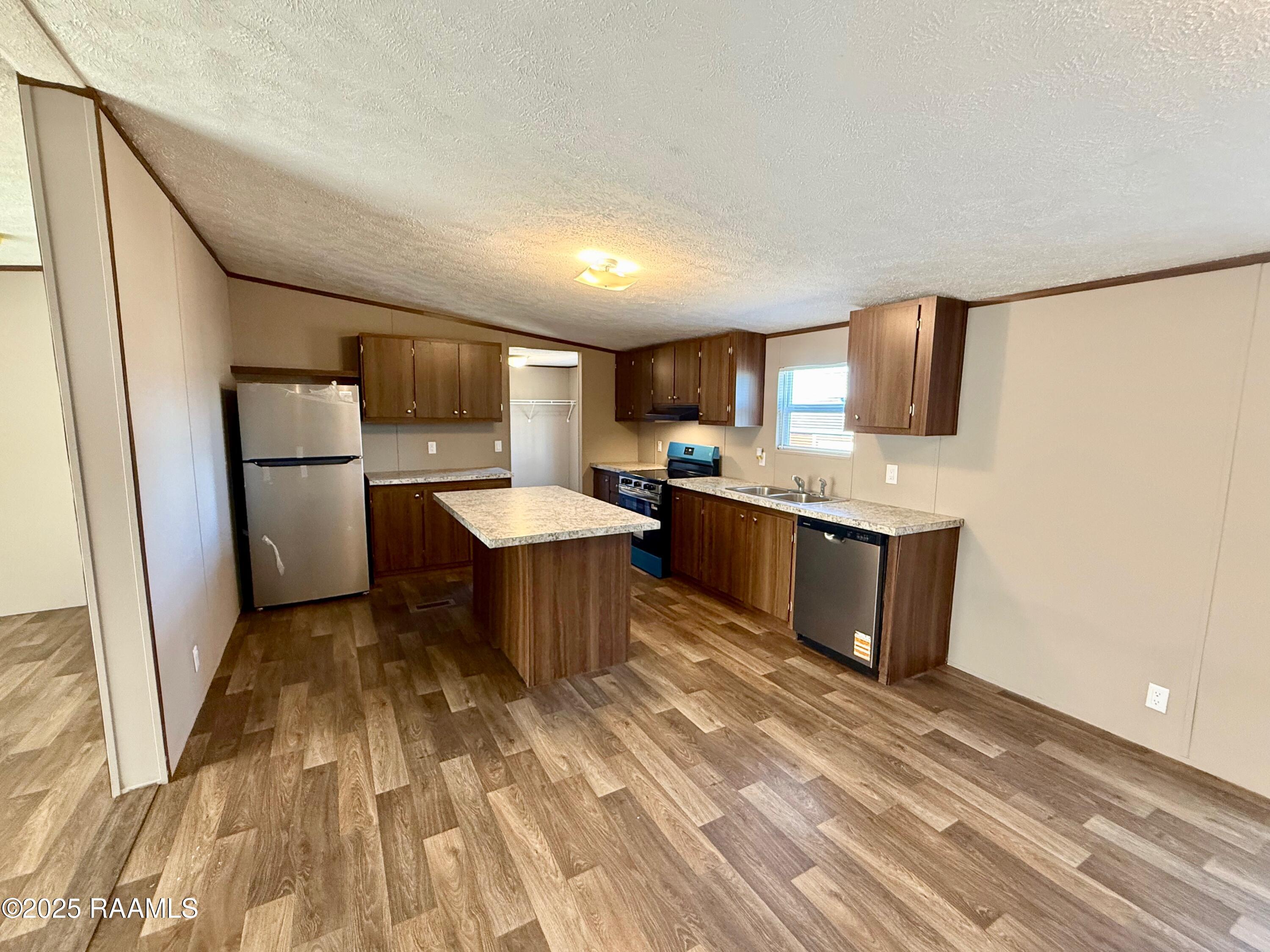 125 La Rue Cannes Duson, LA 70529 - Photo 14 of 40 kitchen