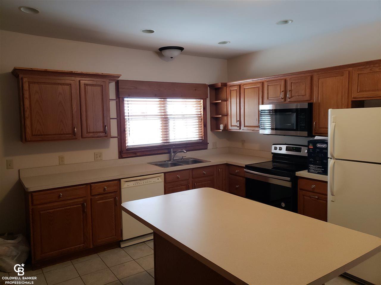 10580 Metcalf Road Yale, MI 48097 - Photo 3 of 35 Kitchen View 2