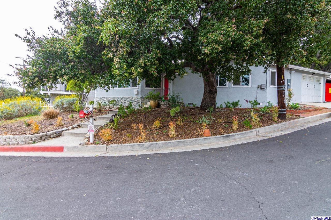10001 Covert Avenue Tujunga, CA 91042 - Photo 3 of 24