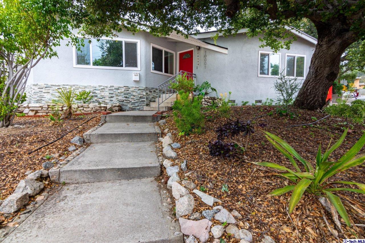 10001 Covert Avenue Tujunga, CA 91042 - Photo 4 of 24