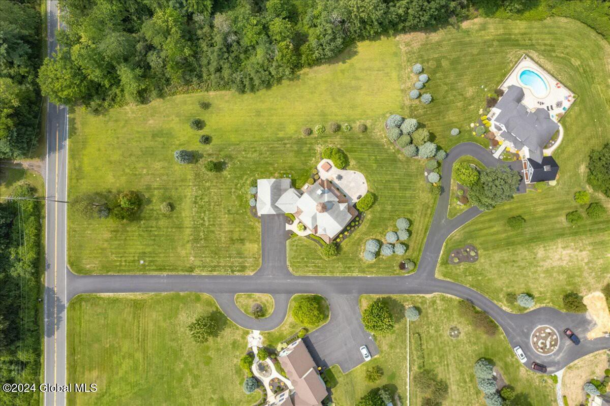 47 Ray Road Rexford, NY 12148 - Photo 12 of 103 Facetune_19-08-2024-17-37-20