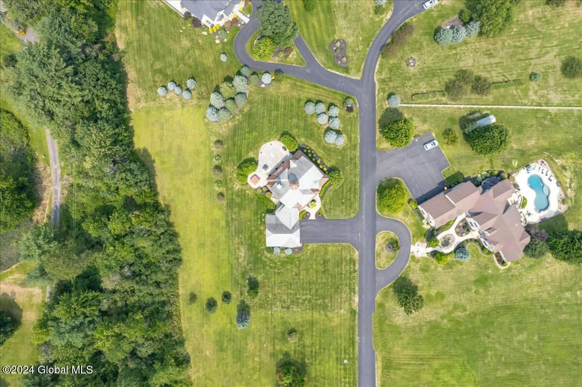 47 Ray Road Rexford, NY 12148 - Photo 13 of 103 Facetune_19-08-2024-17-35-32