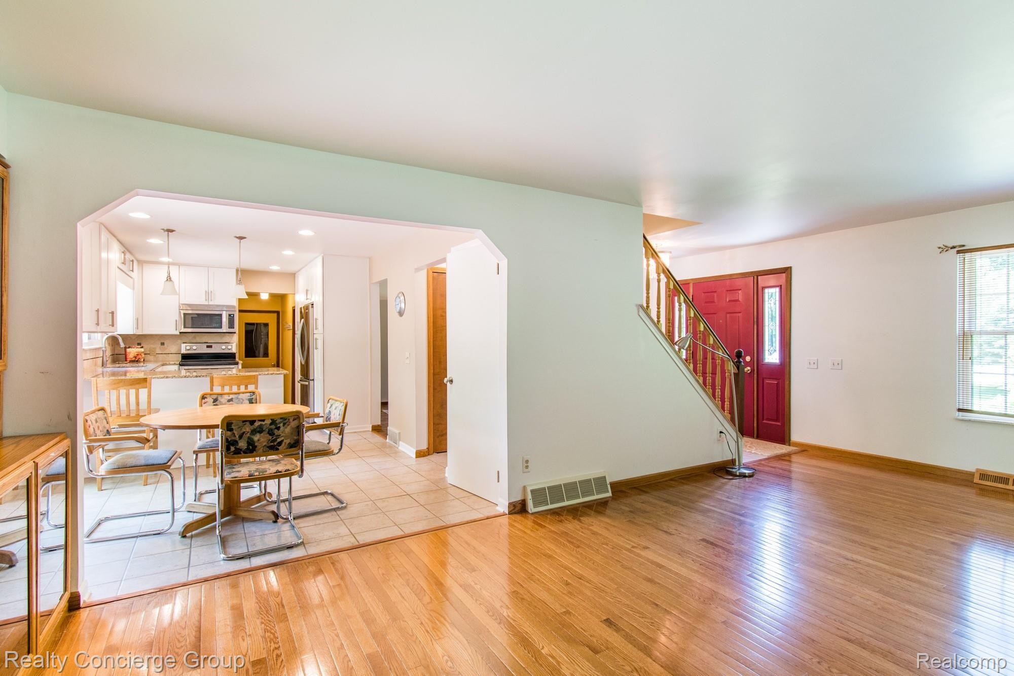 2602 North Tipsico Lake Road Hartland, MI 48353 - Photo 6 of 43 Tipsico Lk-9.jpg