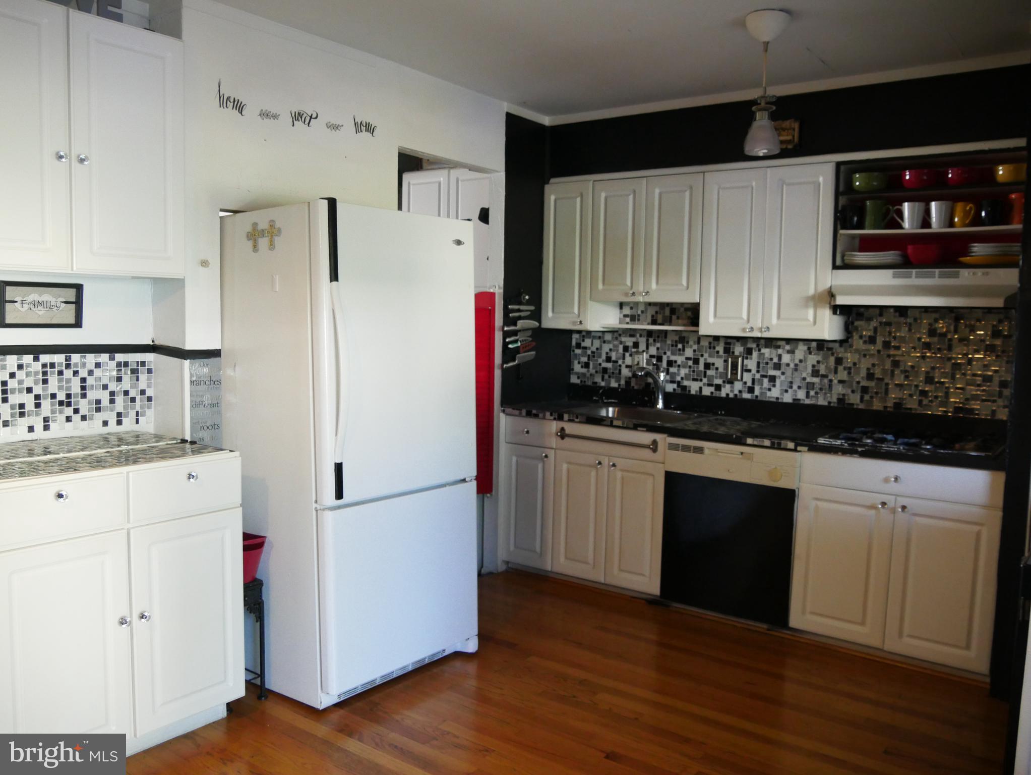 12158 Rambler Road Philadelphia, PA 19154 - Photo 3 of 10 Kitchen