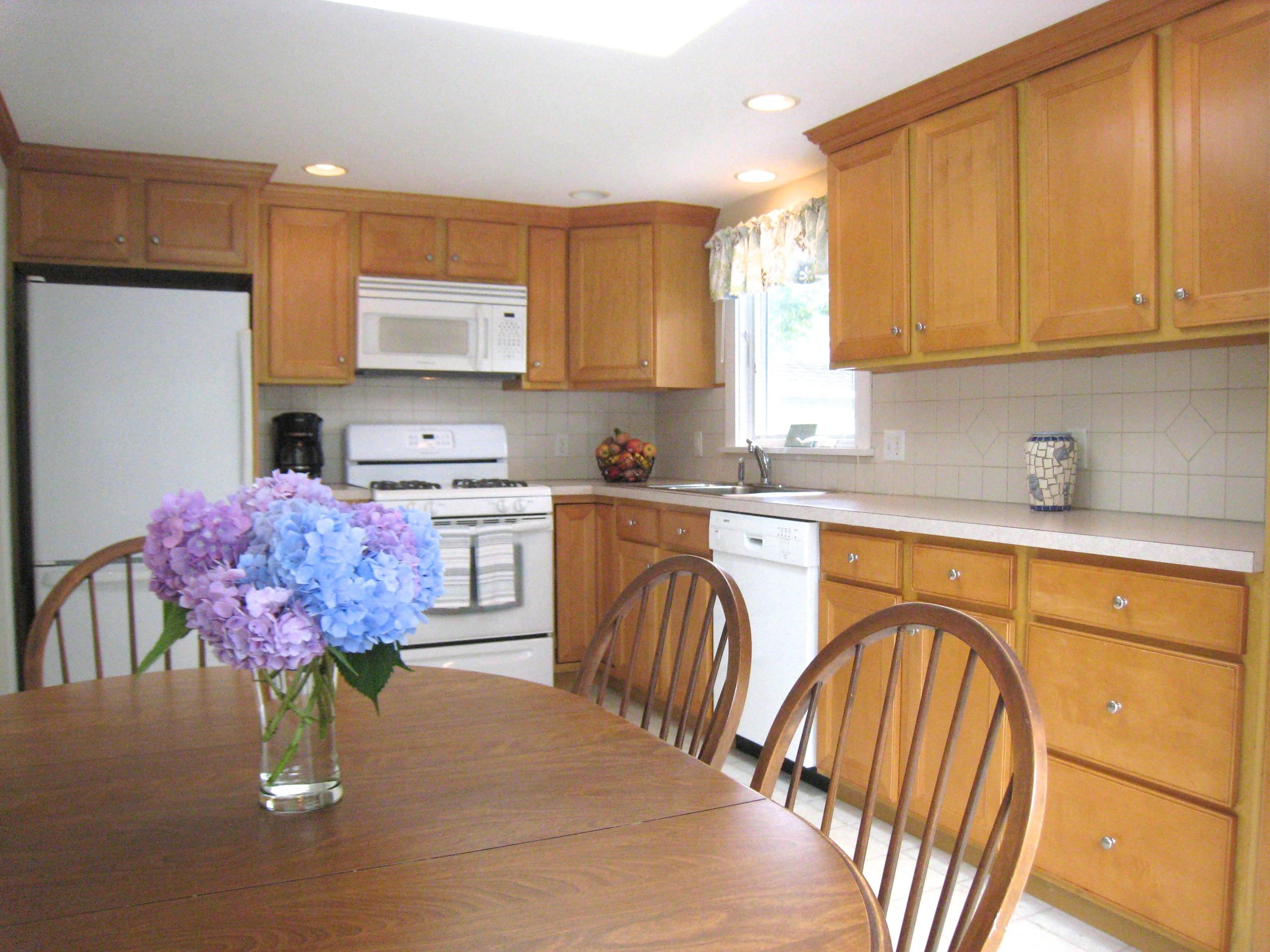52 Alma Road Mashpee, MA 02649 - Photo 10 of 23 Kitchen