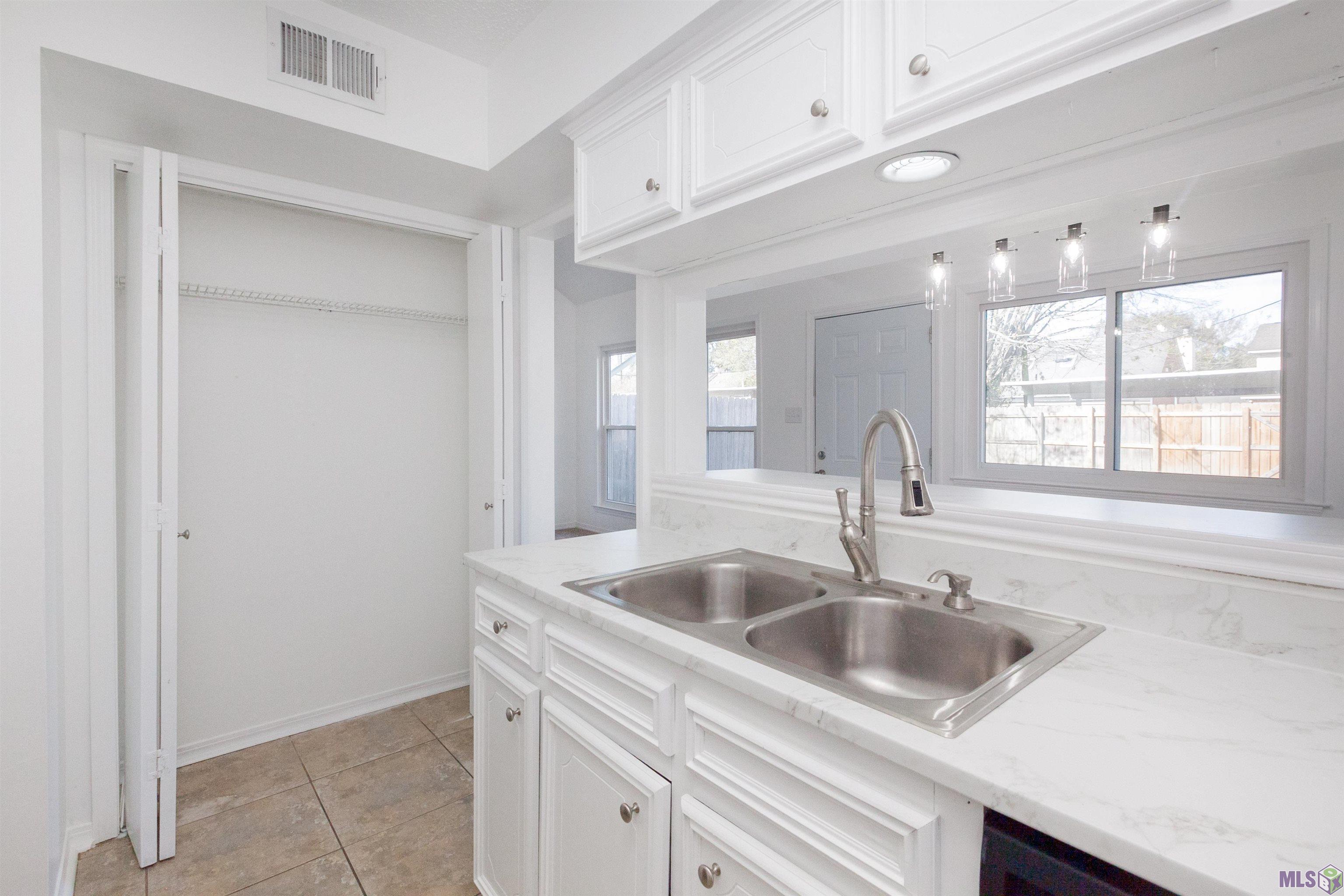 2448 Brightside Drive Baton Rouge, LA 70820 - Photo 11 of 22 Gallery Image 11