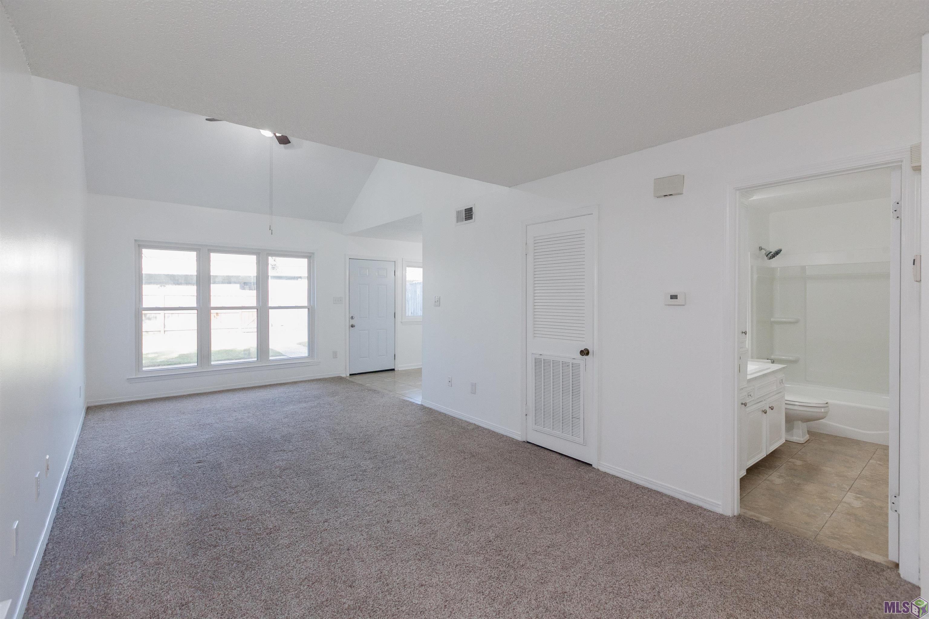 2448 Brightside Drive Baton Rouge, LA 70820 - Photo 2 of 22 Living Room