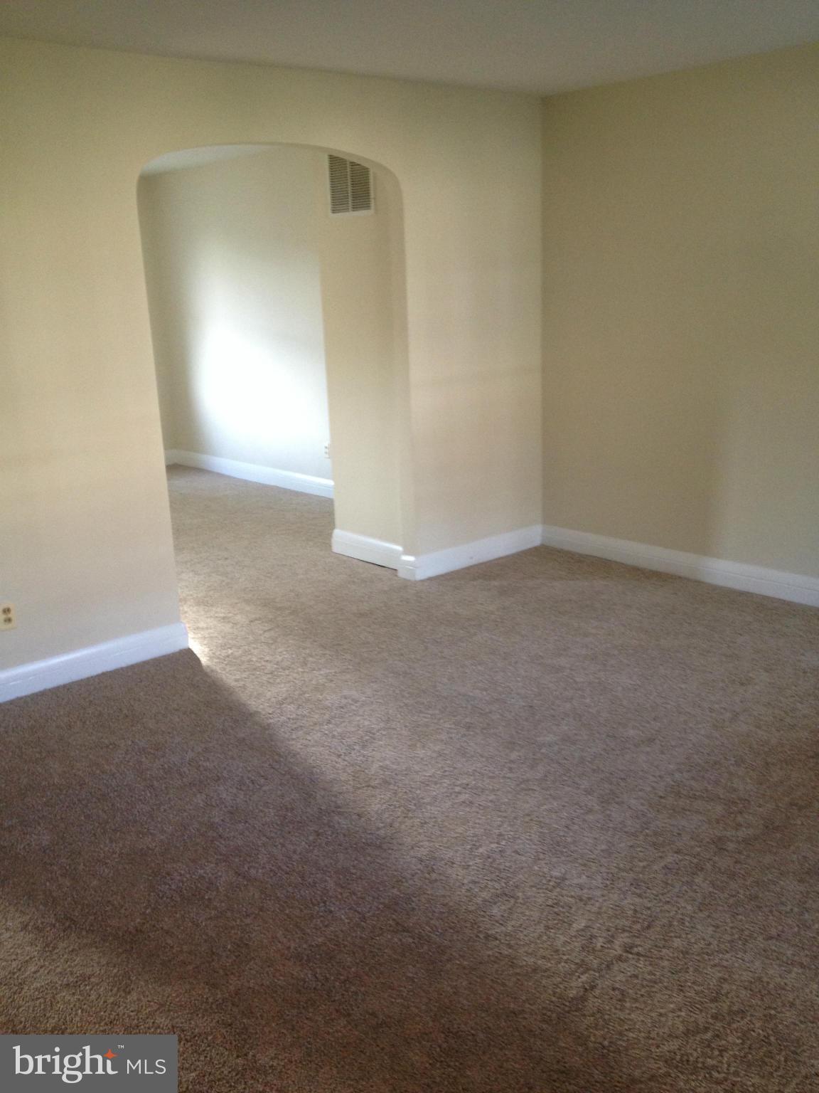 3803 Delverne Road Baltimore, MD 21218 - Photo 4 of 20 Living Room