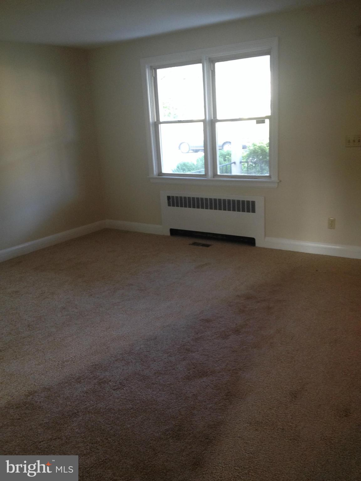 3803 Delverne Road Baltimore, MD 21218 - Photo 5 of 20 Living Room