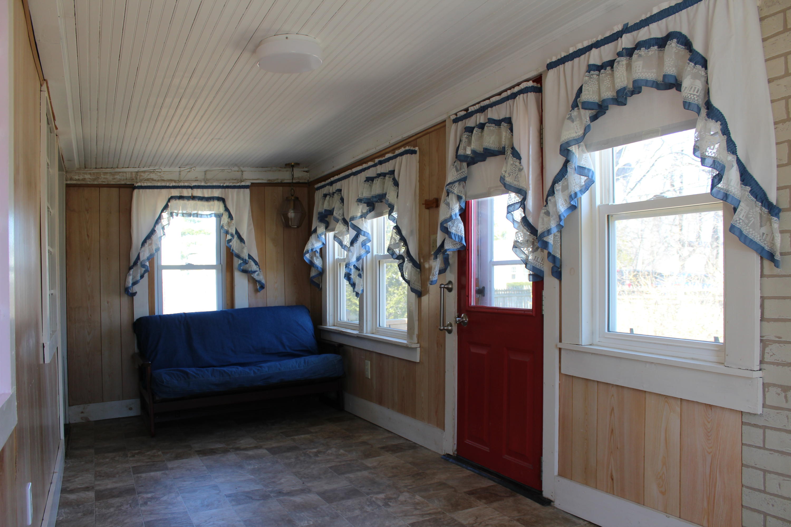 28 Spring Street Old Town, ME 04468 - Photo 5 of 23 Enclosed front porch