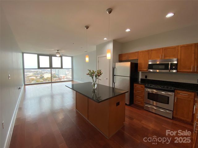 $339,000 | 333 West Trade Street, Unit 2603, Charlotte, NC 28202