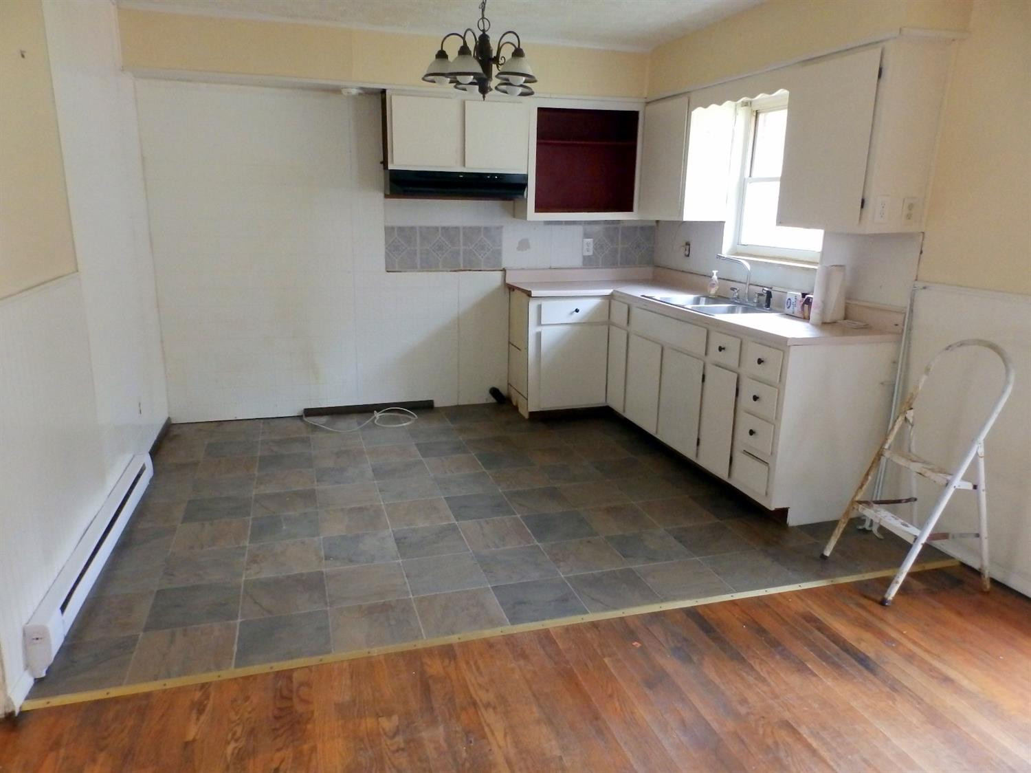 1727 West Little Garner Road Ashland, KY 41102 - Photo 7 of 16 Photo 7