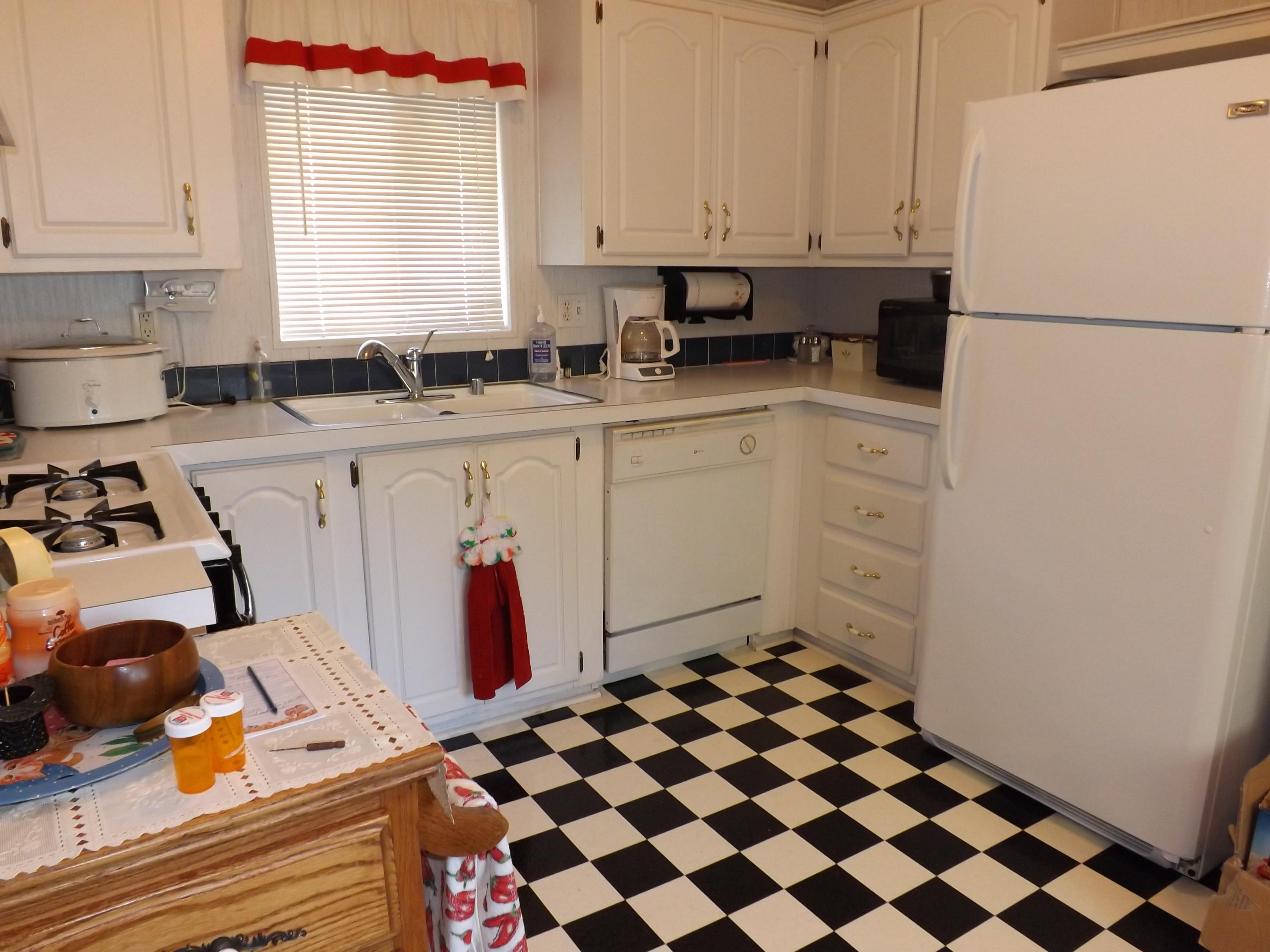 5894 Happy Valley Road Anderson, CA 96007 - Photo 8 of 18 009