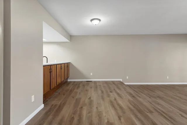 $1,600 | 1127 Lancaster Drive, Champaign, IL 61821