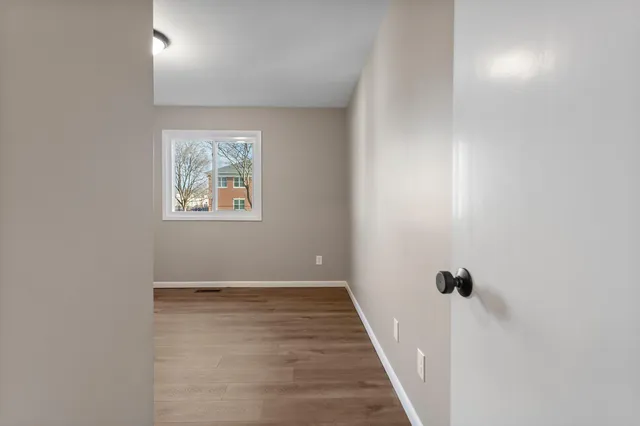 $1,600 | 1127 Lancaster Drive, Champaign, IL 61821