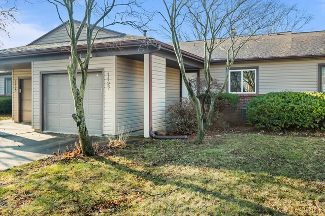 $1,600 | 1127 Lancaster Drive, Champaign, IL 61821