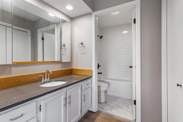 $1,600 | 1127 Lancaster Drive, Champaign, IL 61821