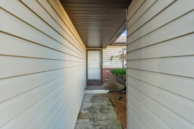 $1,600 | 1127 Lancaster Drive, Champaign, IL 61821