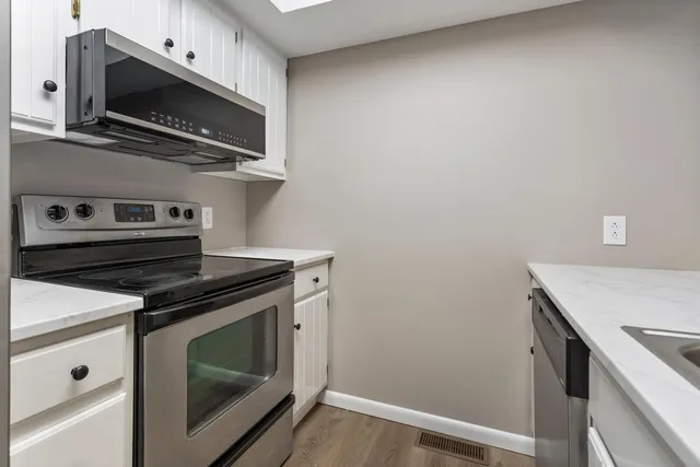 $1,600 | 1127 Lancaster Drive, Champaign, IL 61821