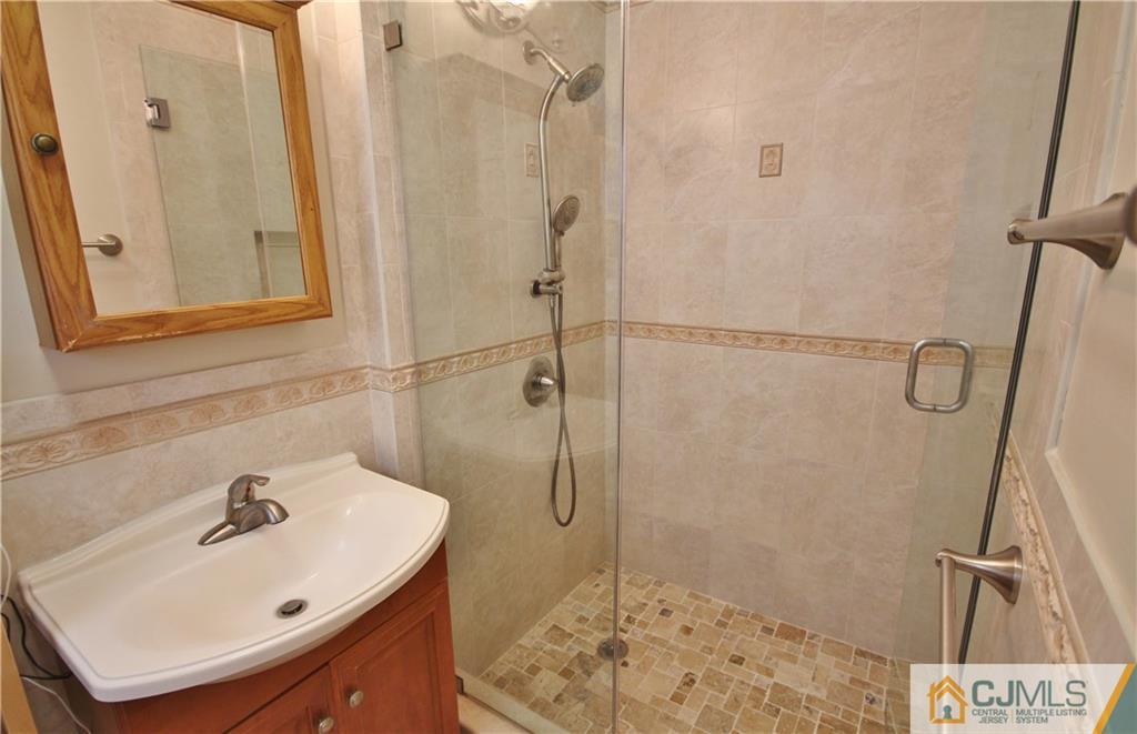 38 Norton Road East Brunswick, NJ 08816 - Photo 12 of 23 Gallery Image 12