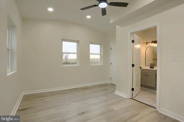 $364,900 | 393 Sherwood Drive, Carlisle, PA 17015