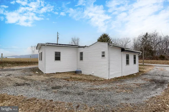 $364,900 | 393 Sherwood Drive, Carlisle, PA 17015