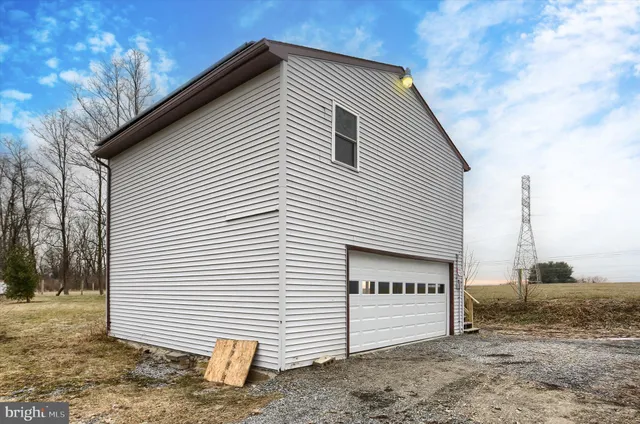 $364,900 | 393 Sherwood Drive, Carlisle, PA 17015