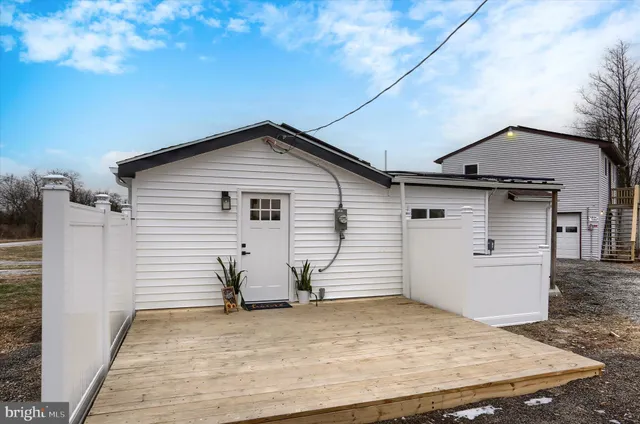 $364,900 | 393 Sherwood Drive, Carlisle, PA 17015