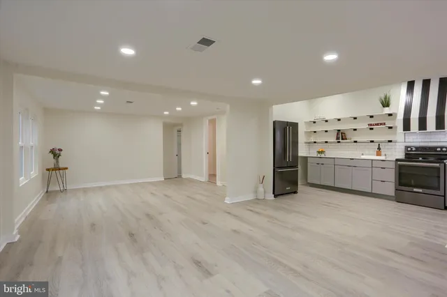 $364,900 | 393 Sherwood Drive, Carlisle, PA 17015