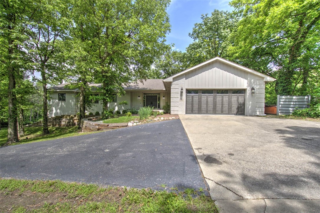 35 Lake Pointe Decatur, IL 62521 - Photo 1 of 46