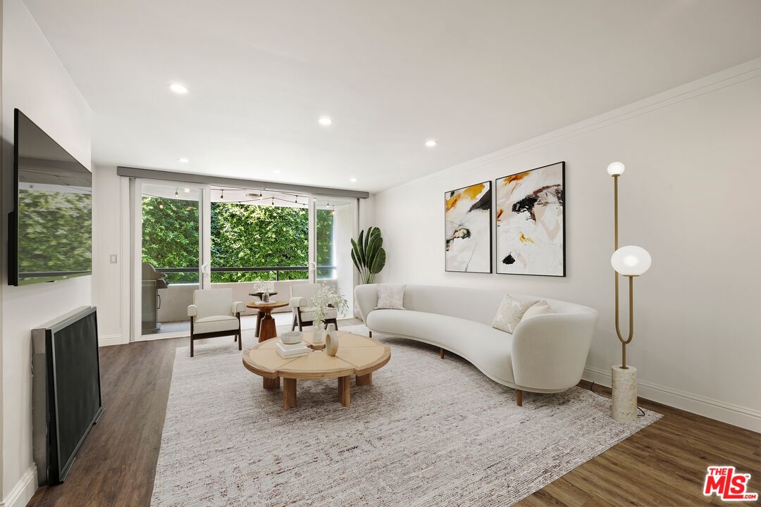 8535 North W Knoll Dr Unit 208  