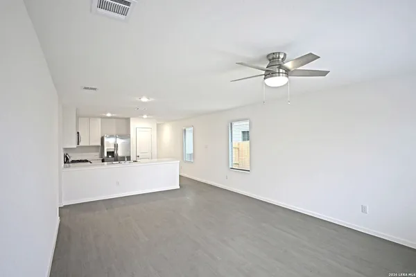 $1,495 | 2423 Shady Grove, New Braunfels, TX 78130