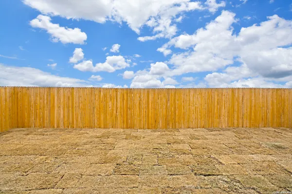 $1,495 | 2423 Shady Grove, New Braunfels, TX 78130