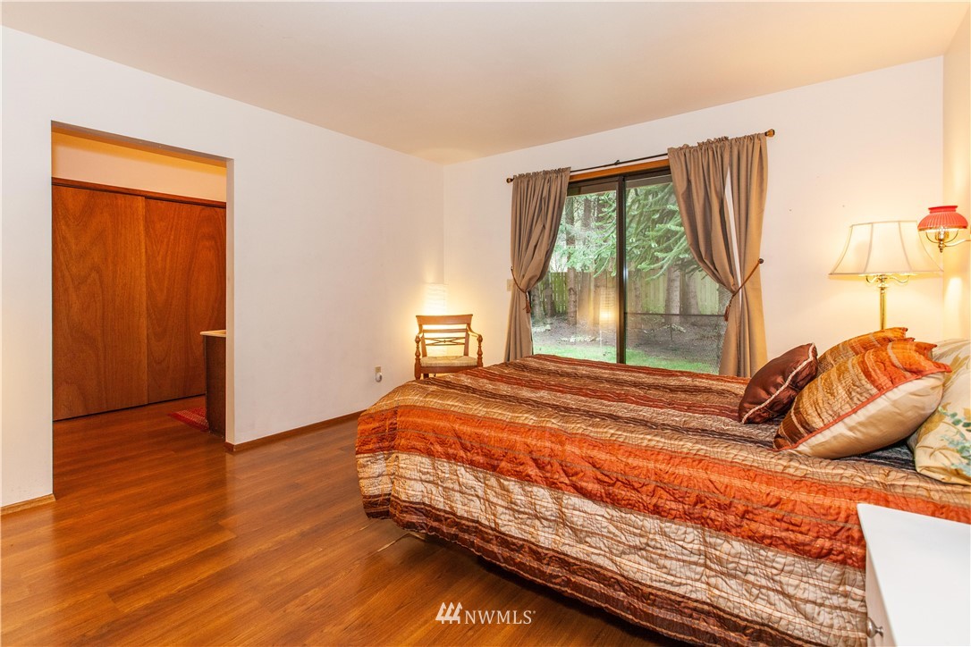 7713 Cultus Bay Road Clinton, WA 98236 - Photo 11 of 25 Gallery Image 11