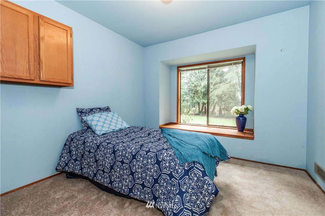 7713 Cultus Bay Road Clinton, WA 98236 - Photo 13 of 25 Gallery Image 13