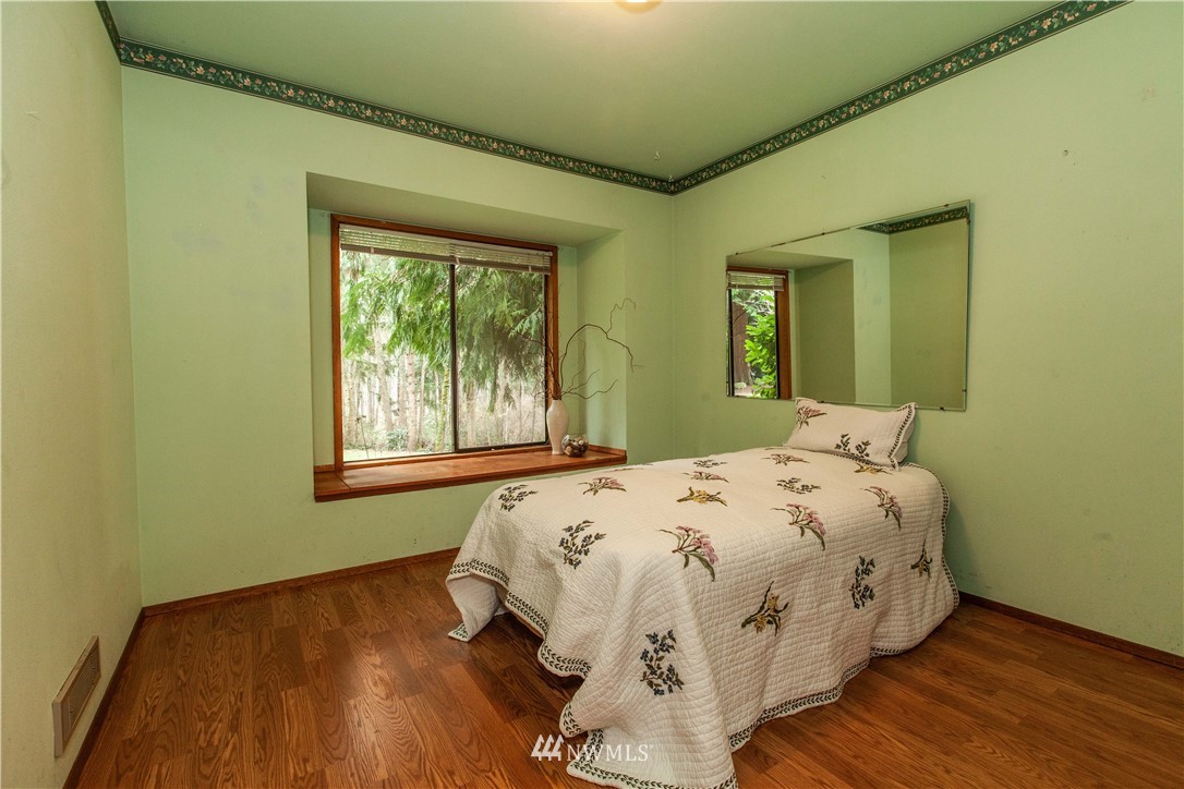 7713 Cultus Bay Road Clinton, WA 98236 - Photo 14 of 25 Gallery Image 14