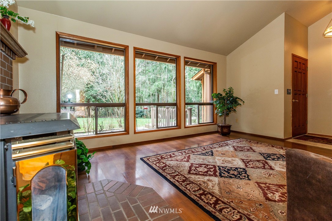 7713 Cultus Bay Road Clinton, WA 98236 - Photo 4 of 25 Gallery Image 4