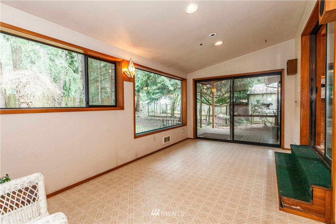7713 Cultus Bay Road Clinton, WA 98236 - Photo 10 of 25 Gallery Image 10