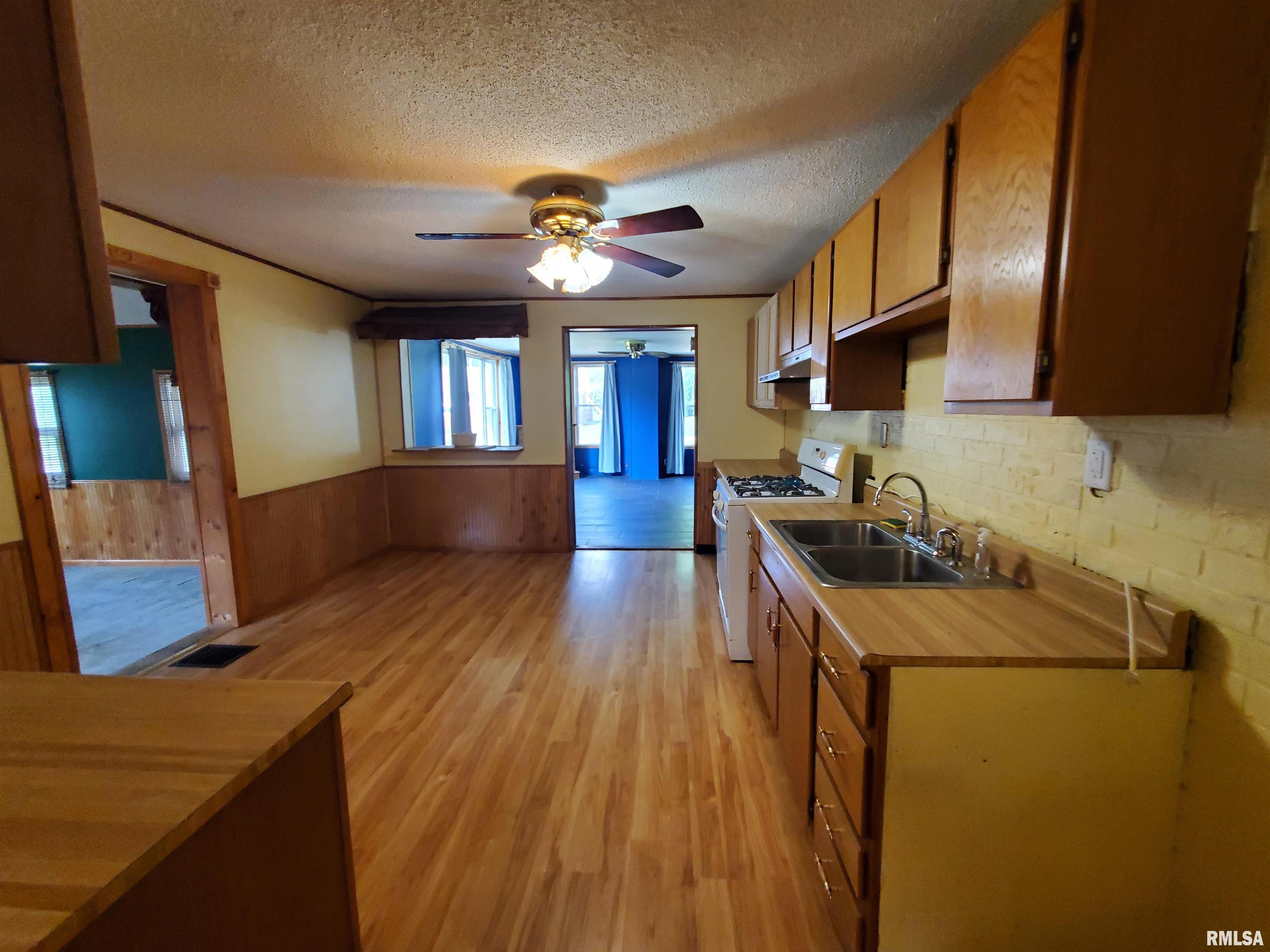 132 West Springfield Street Virginia, IL 62691 - Photo 6 of 24