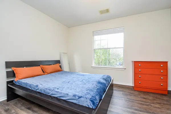 $1,995 | 87 Blue Creek Place, The Woodlands, TX 77382