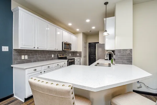 $1,995 | 87 Blue Creek Place, The Woodlands, TX 77382