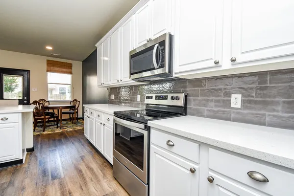 $1,995 | 87 Blue Creek Place, The Woodlands, TX 77382