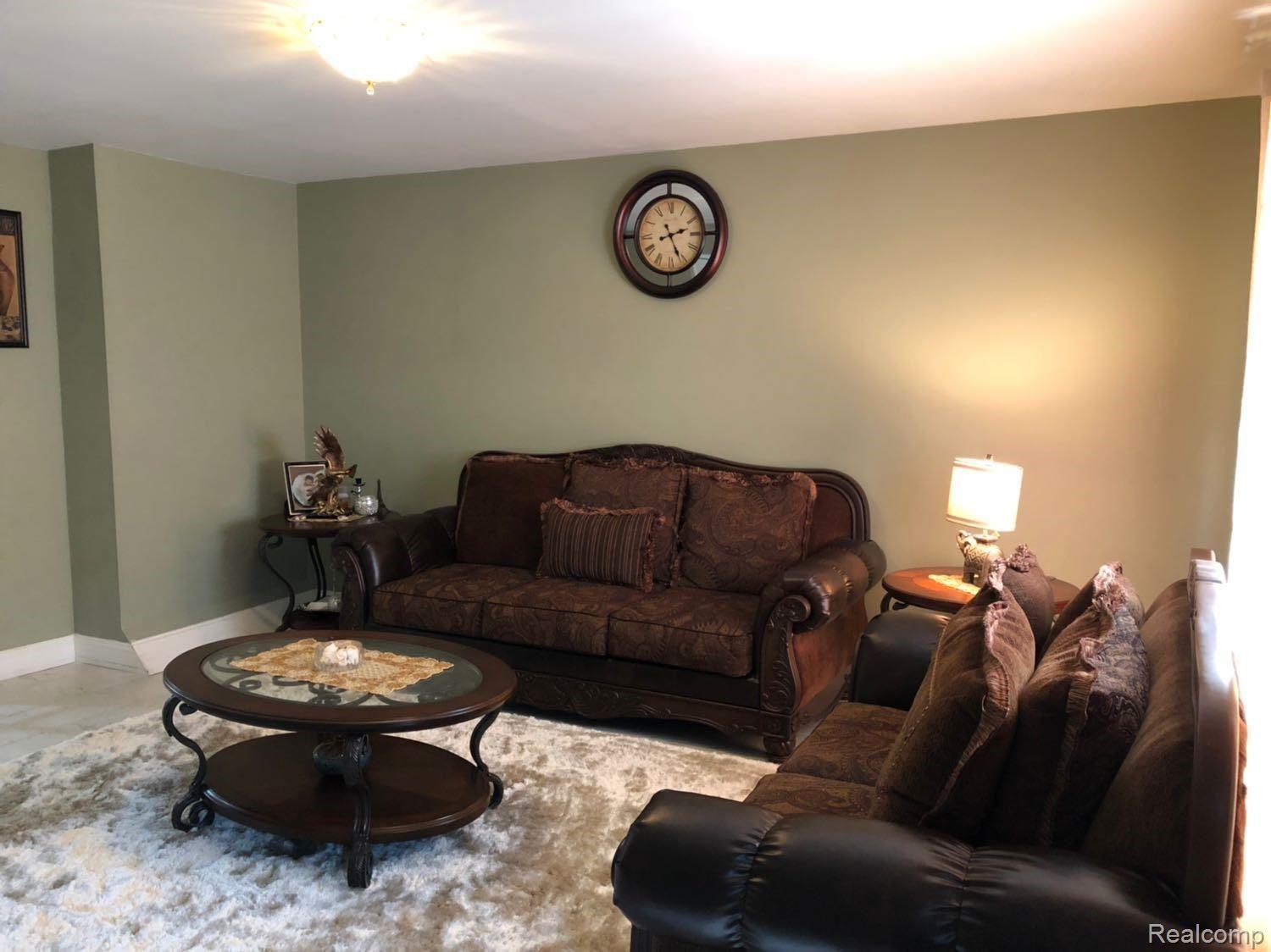 2327 Elmcrest Road Sterling Heights, MI 48310 - Photo 5 of 72 picture_68.jpg