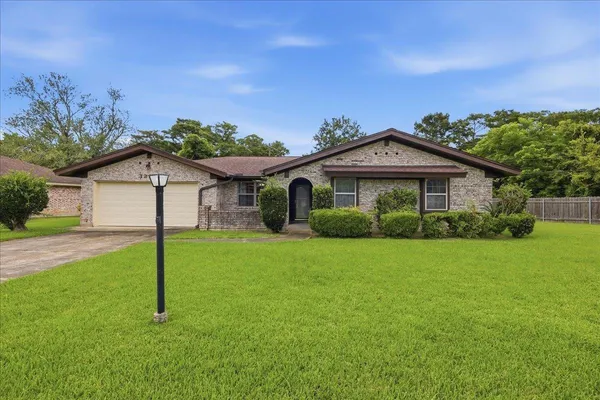 $179,900 | 3210 Lancelot Street, Orange, TX 77630